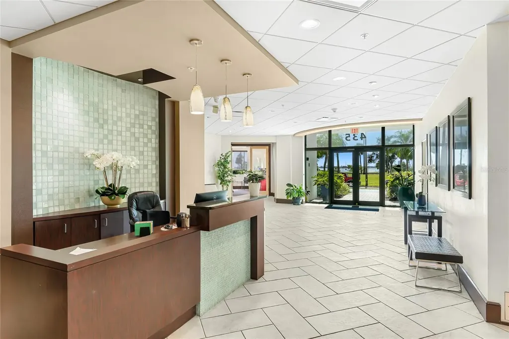 435 S Gulfstream Avenue Sarasota FL 34236