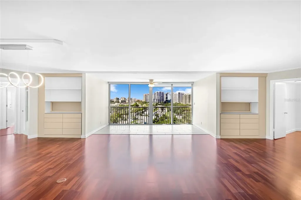 435 S Gulfstream Avenue Sarasota FL 34236