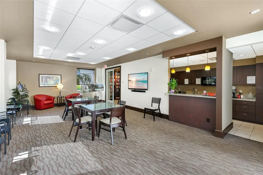 435 S Gulfstream Avenue Sarasota FL 34236
