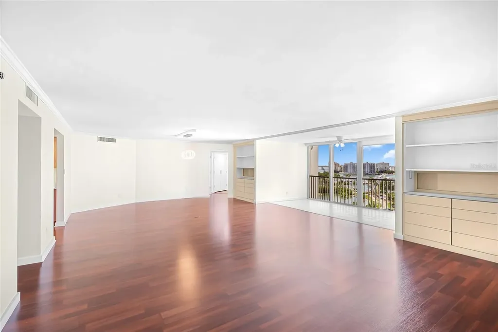 435 S Gulfstream Avenue Sarasota FL 34236