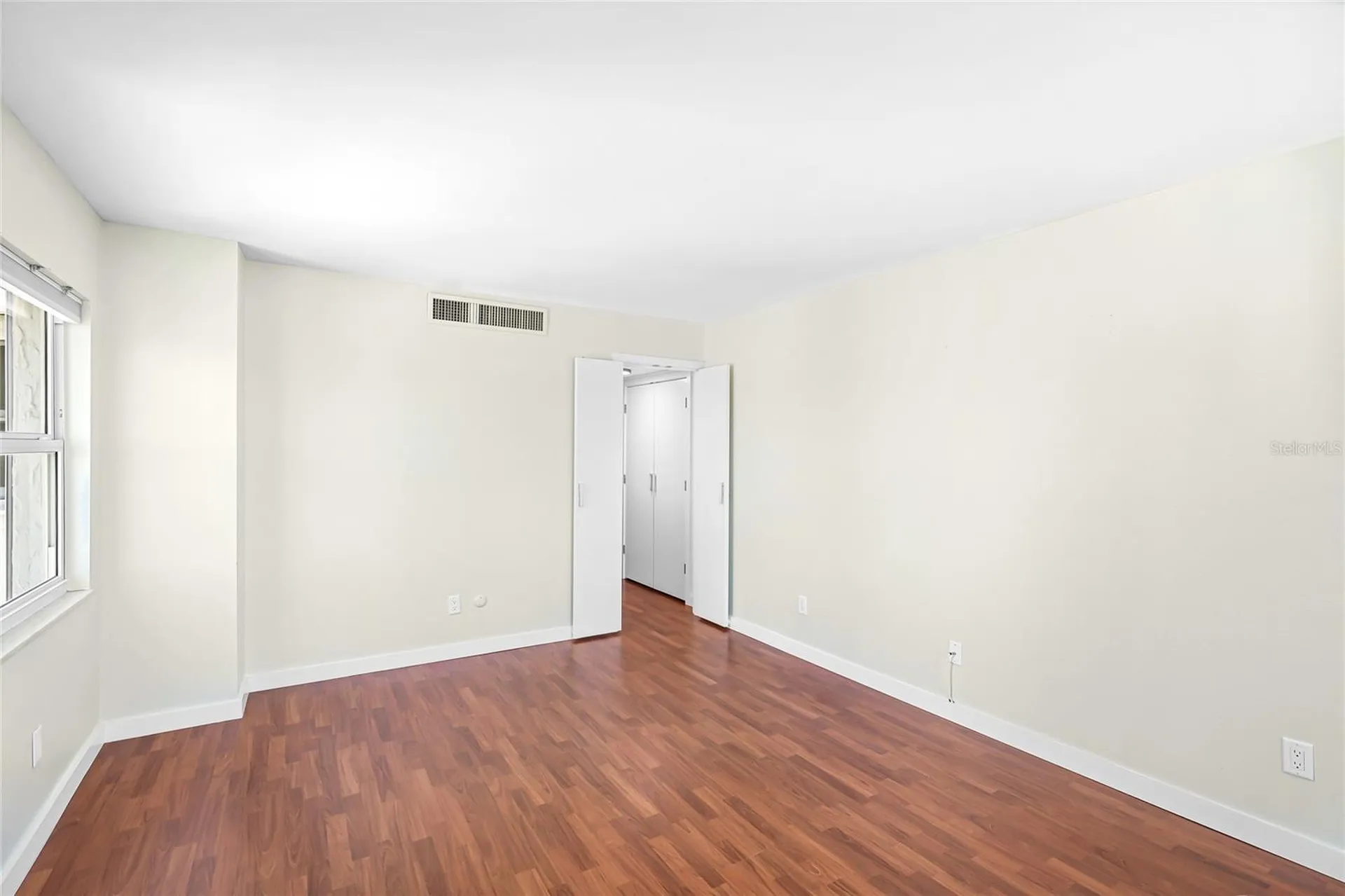 435 S Gulfstream Avenue Sarasota FL 34236