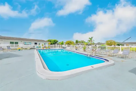 4995 Trillium Court N Pinellas Park FL 33782