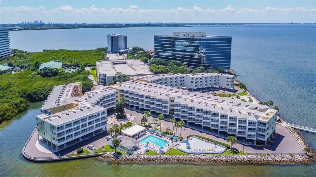 2506 N Rocky Point Drive Tampa FL 33607