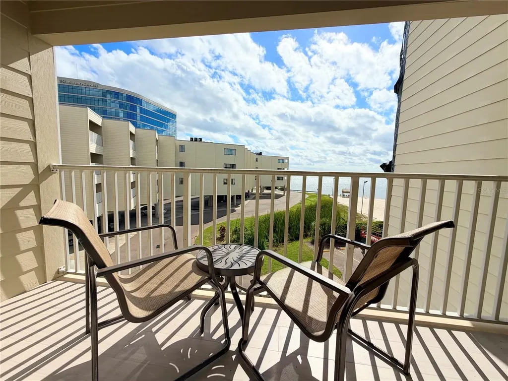 2506 N Rocky Point Drive Tampa FL 33607