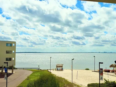 2506 N Rocky Point Drive Tampa FL 33607