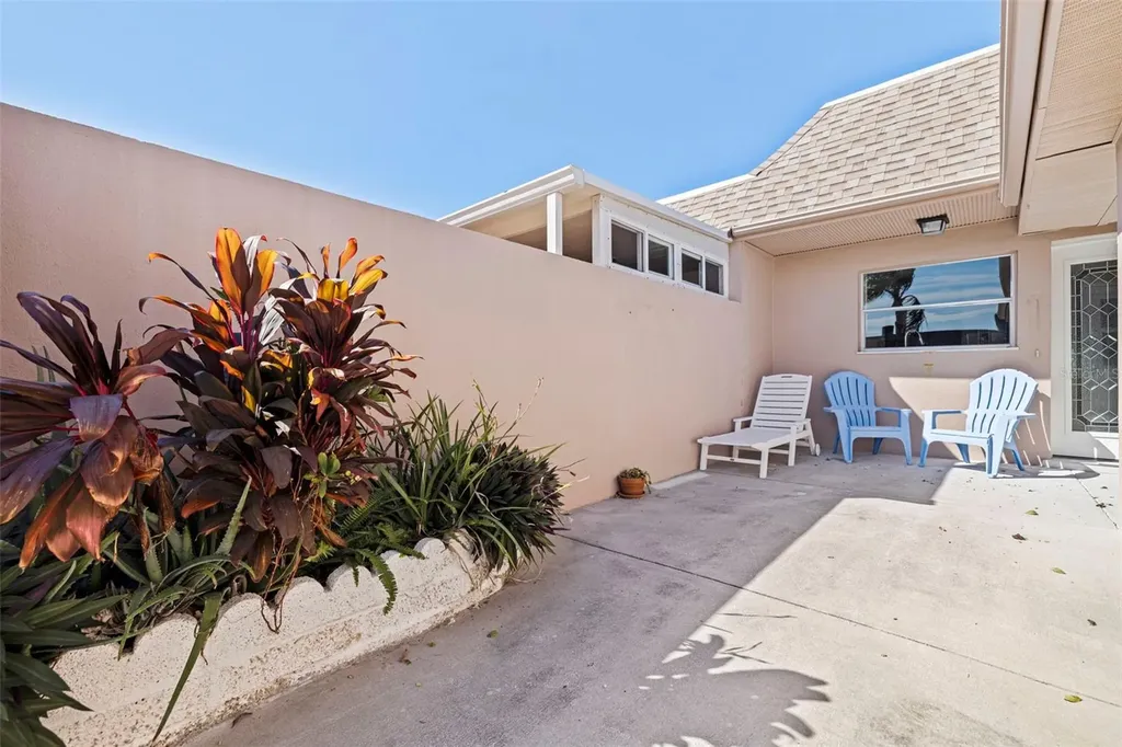 409 Boca Ciega Point Boulevard S St Petersburg FL 33708