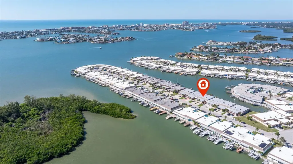 409 Boca Ciega Point Boulevard S St Petersburg FL 33708