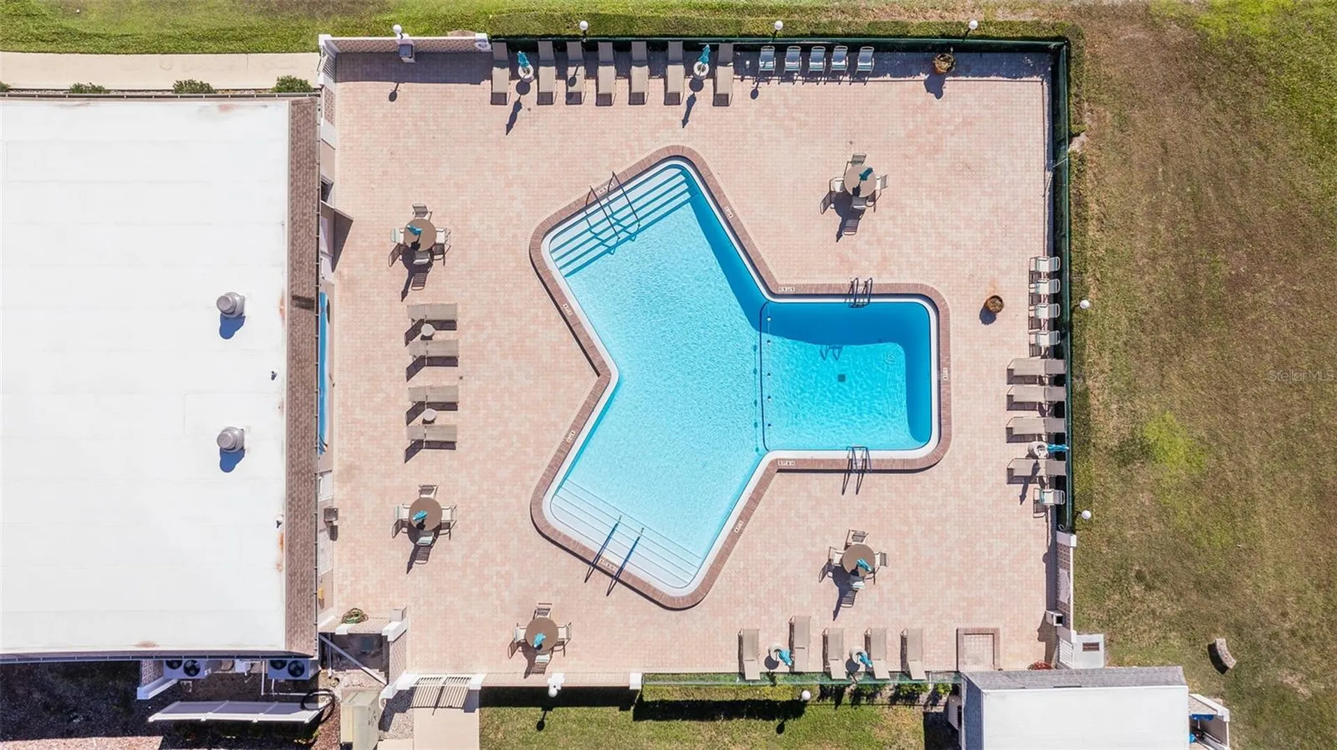 409 Boca Ciega Point Boulevard S St Petersburg FL 33708