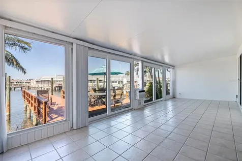 409 Boca Ciega Point Boulevard S St Petersburg FL 33708