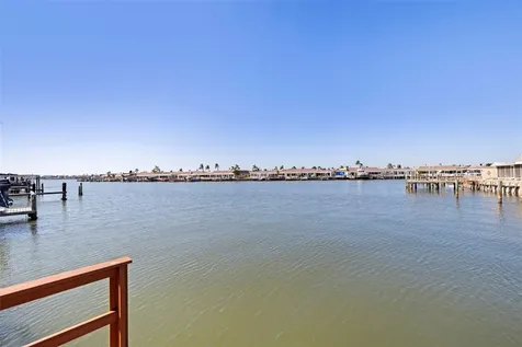 409 Boca Ciega Point Boulevard S St Petersburg FL 33708