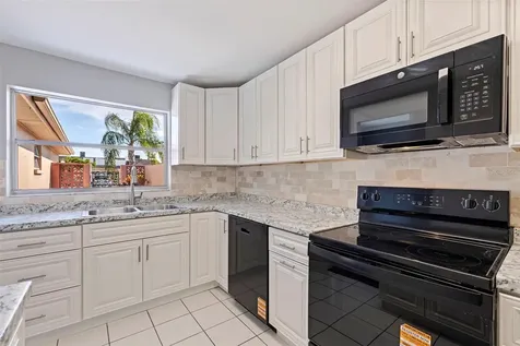 409 Boca Ciega Point Boulevard S St Petersburg FL 33708
