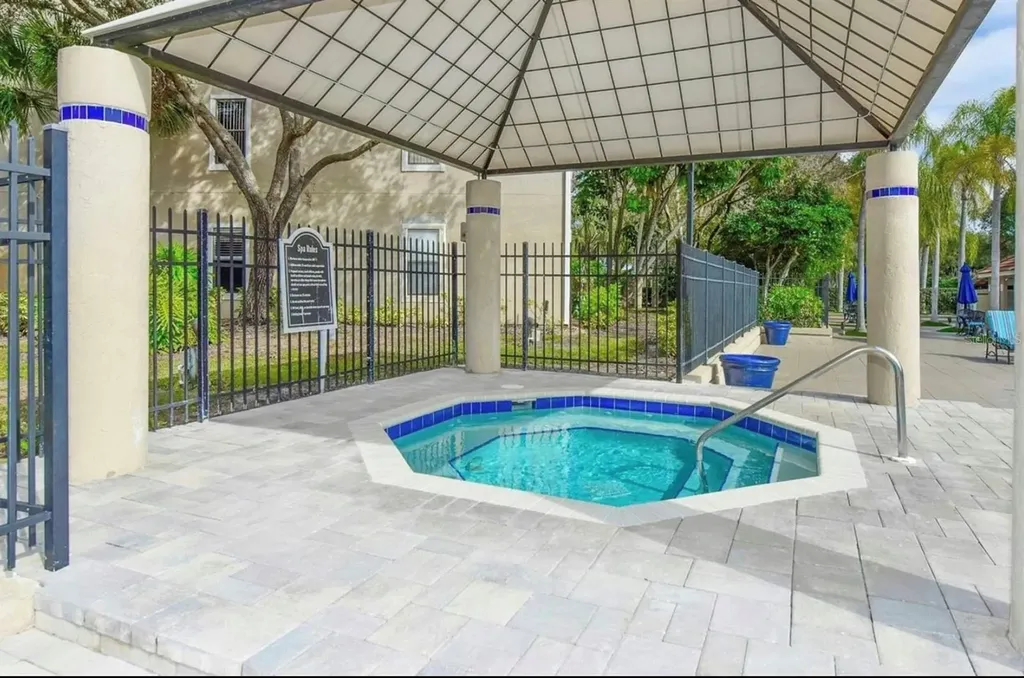 4036 Crockers Lake Boulevard Sarasota FL 34238