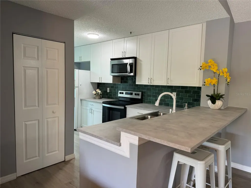 4036 Crockers Lake Boulevard Sarasota FL 34238