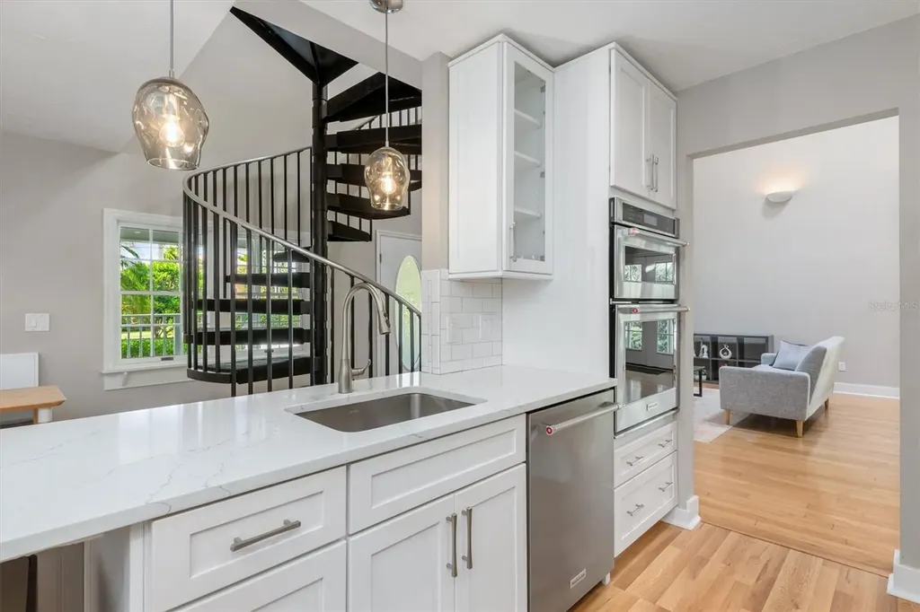 1231 S Orange Avenue Sarasota FL 34239