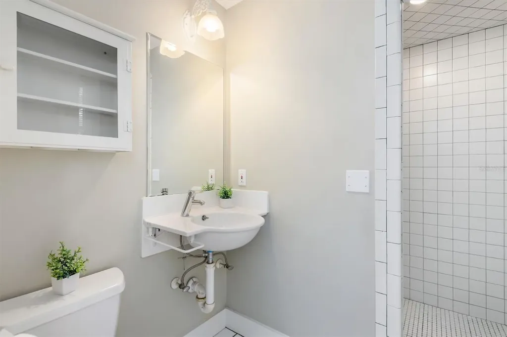 1231 S Orange Avenue Sarasota FL 34239