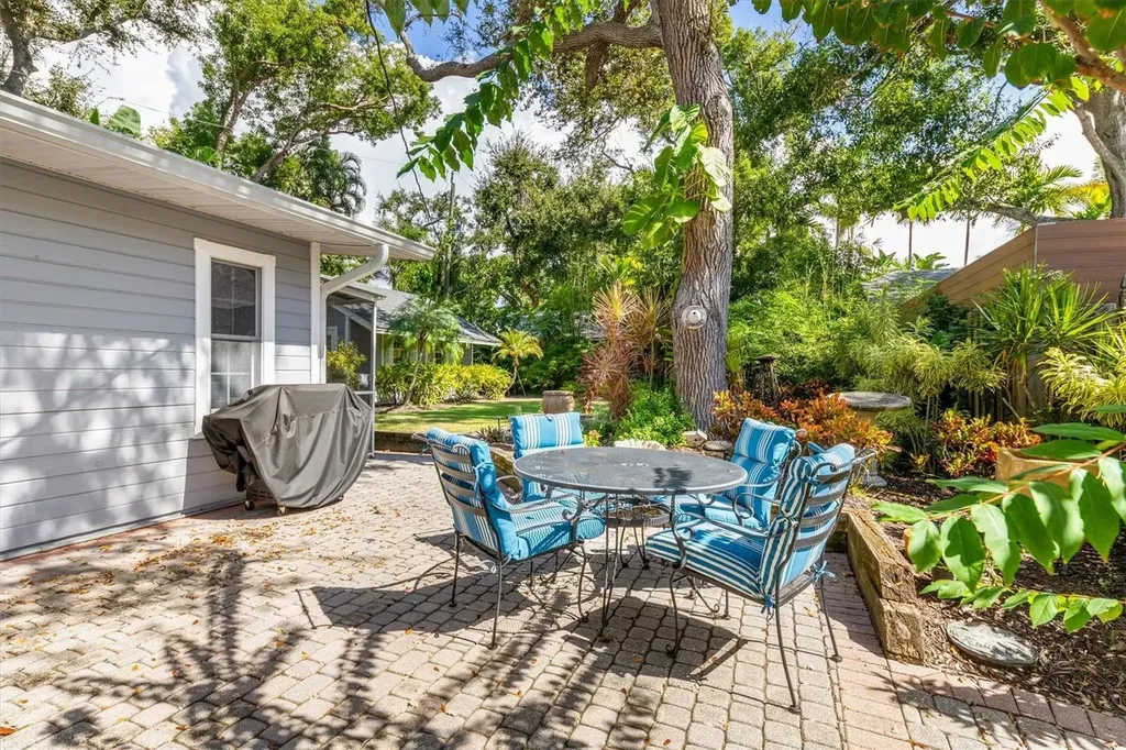 1231 S Orange Avenue Sarasota FL 34239