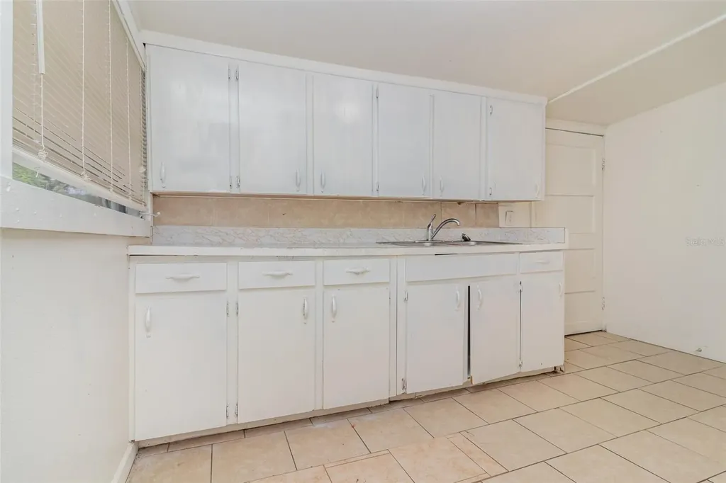 5023 College Drive Orlando FL 32811