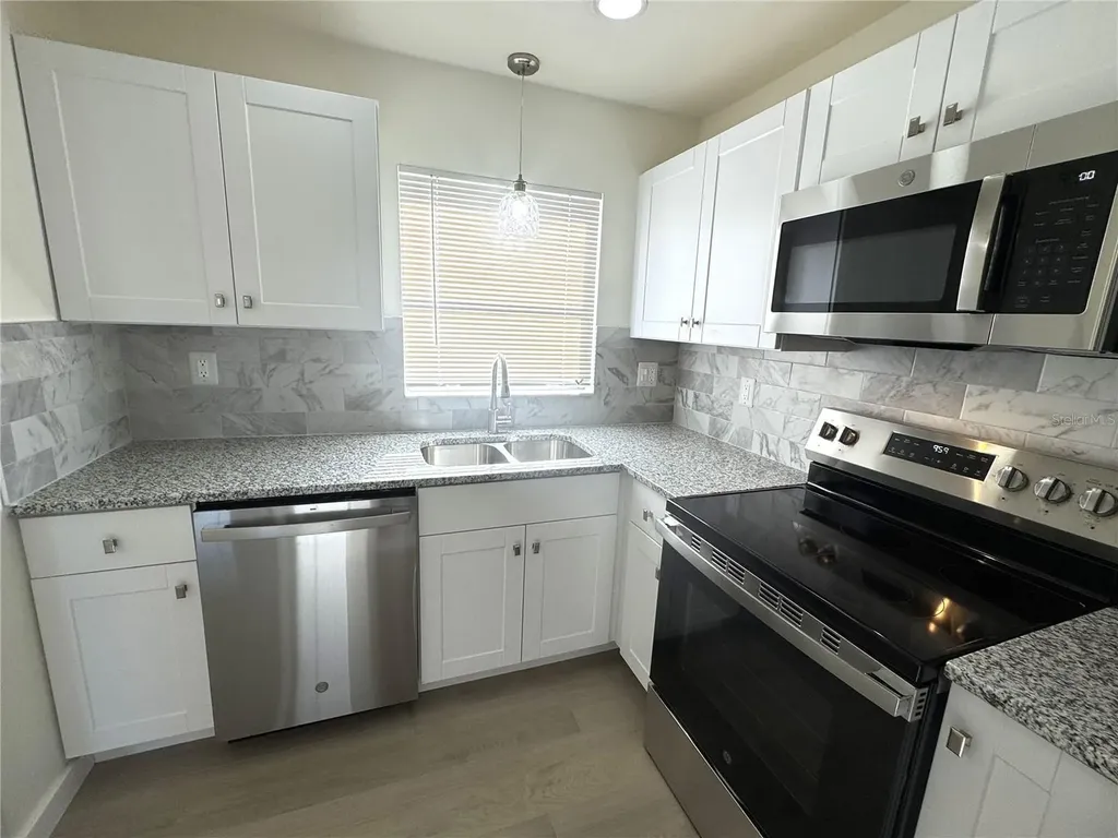 3813 42nd Street W Bradenton FL 34205
