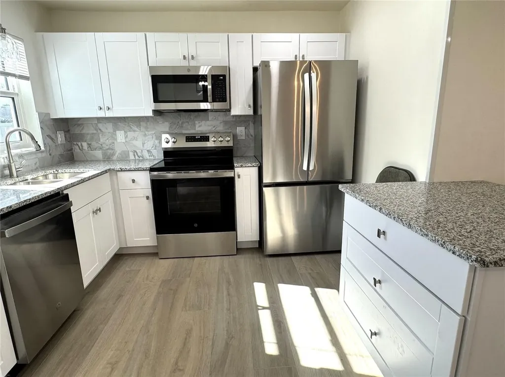 3813 42nd Street W Bradenton FL 34205