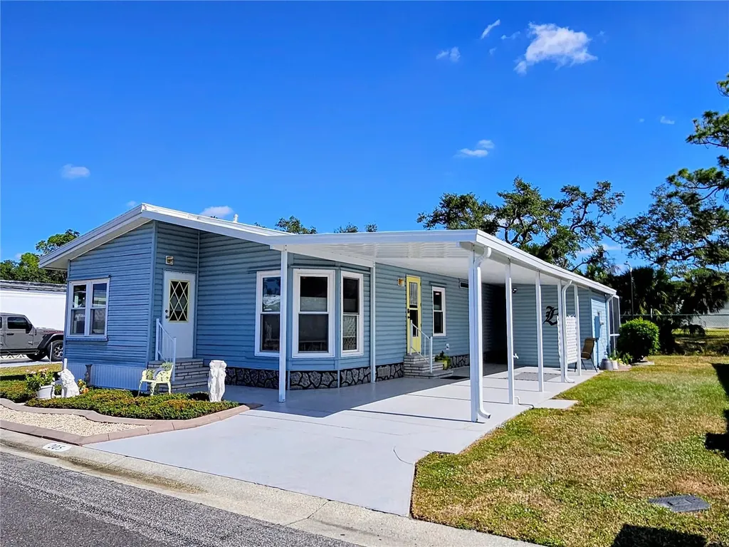 305 Oakwood Boulevard E Sarasota FL 34237