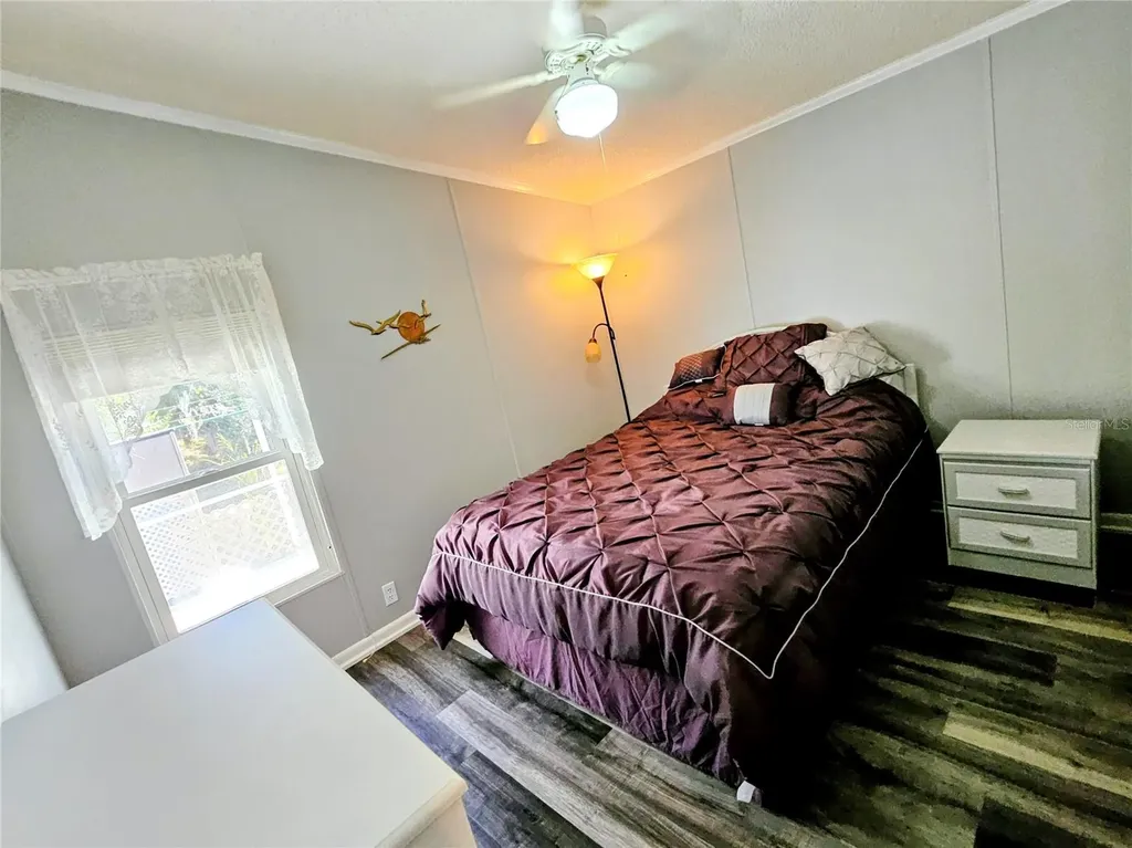305 Oakwood Boulevard E Sarasota FL 34237
