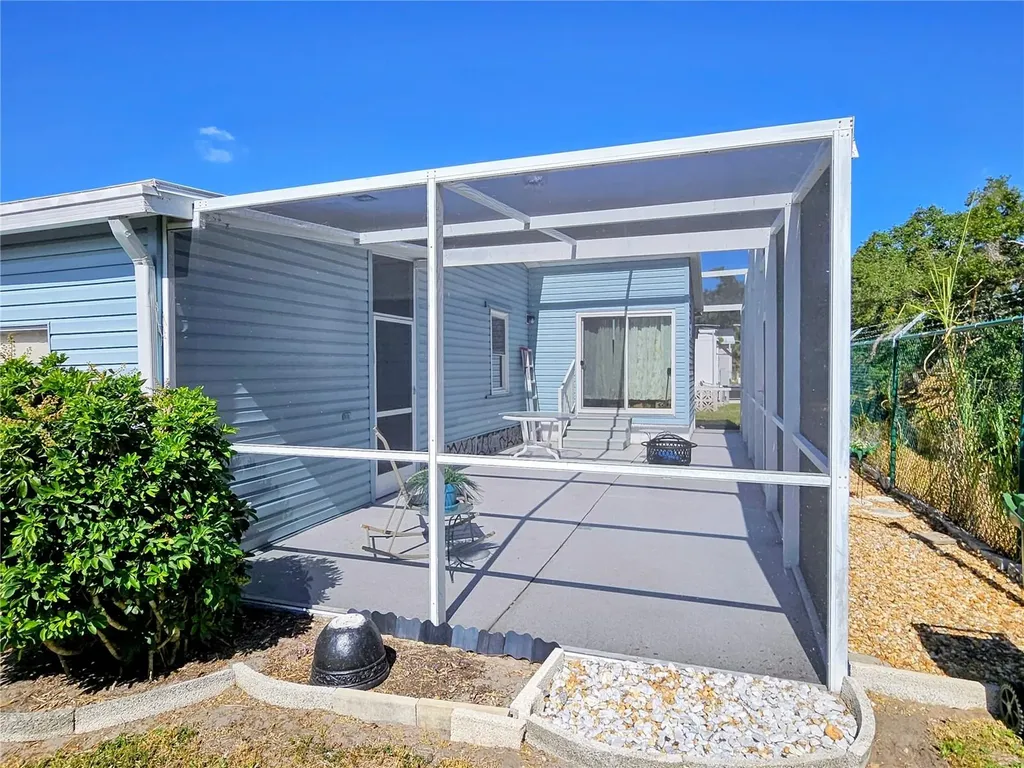 305 Oakwood Boulevard E Sarasota FL 34237