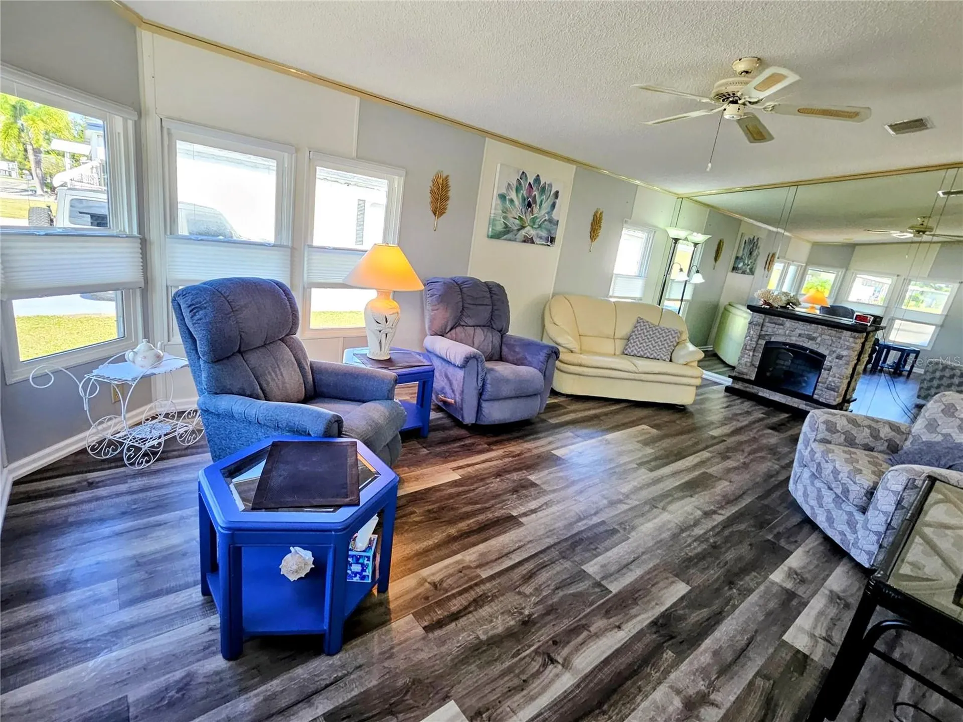 305 Oakwood Boulevard E Sarasota FL 34237
