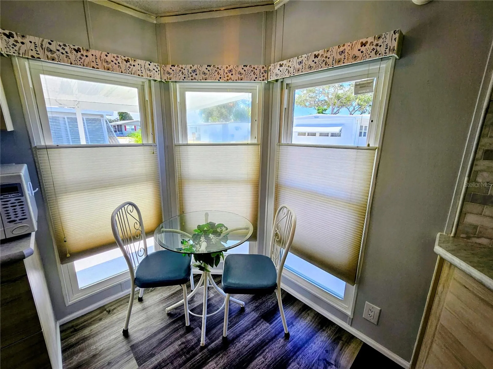 305 Oakwood Boulevard E Sarasota FL 34237