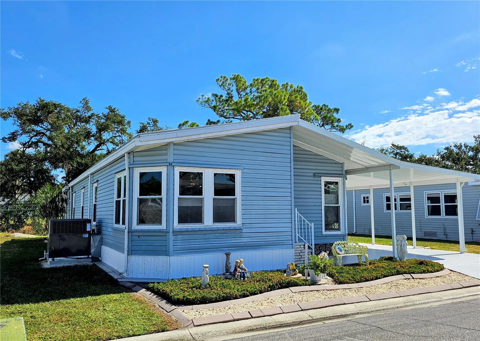 305 Oakwood Boulevard E Sarasota FL 34237