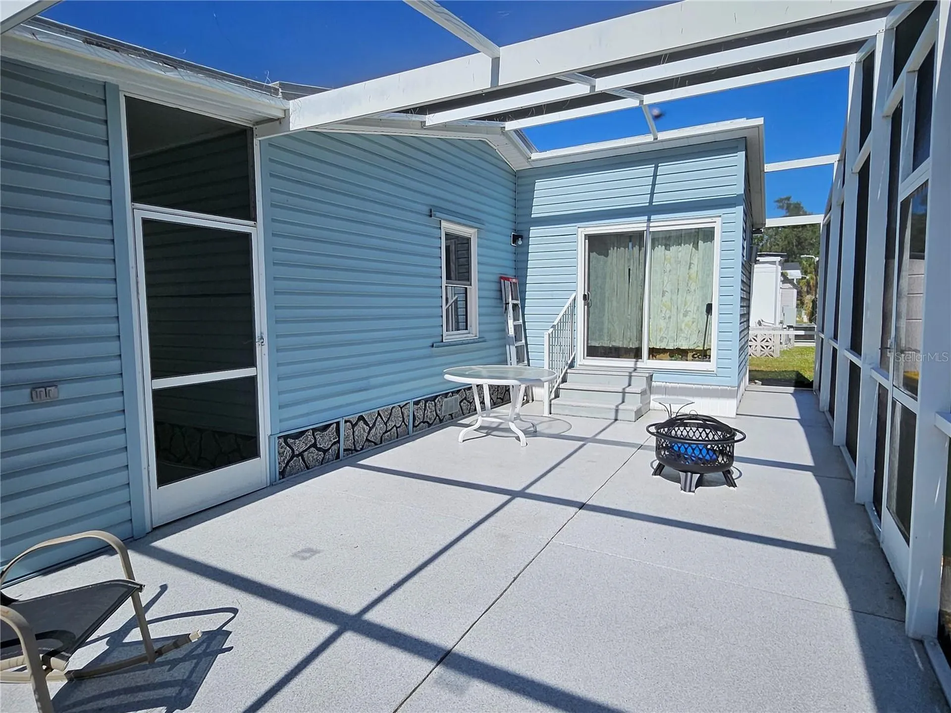 305 Oakwood Boulevard E Sarasota FL 34237