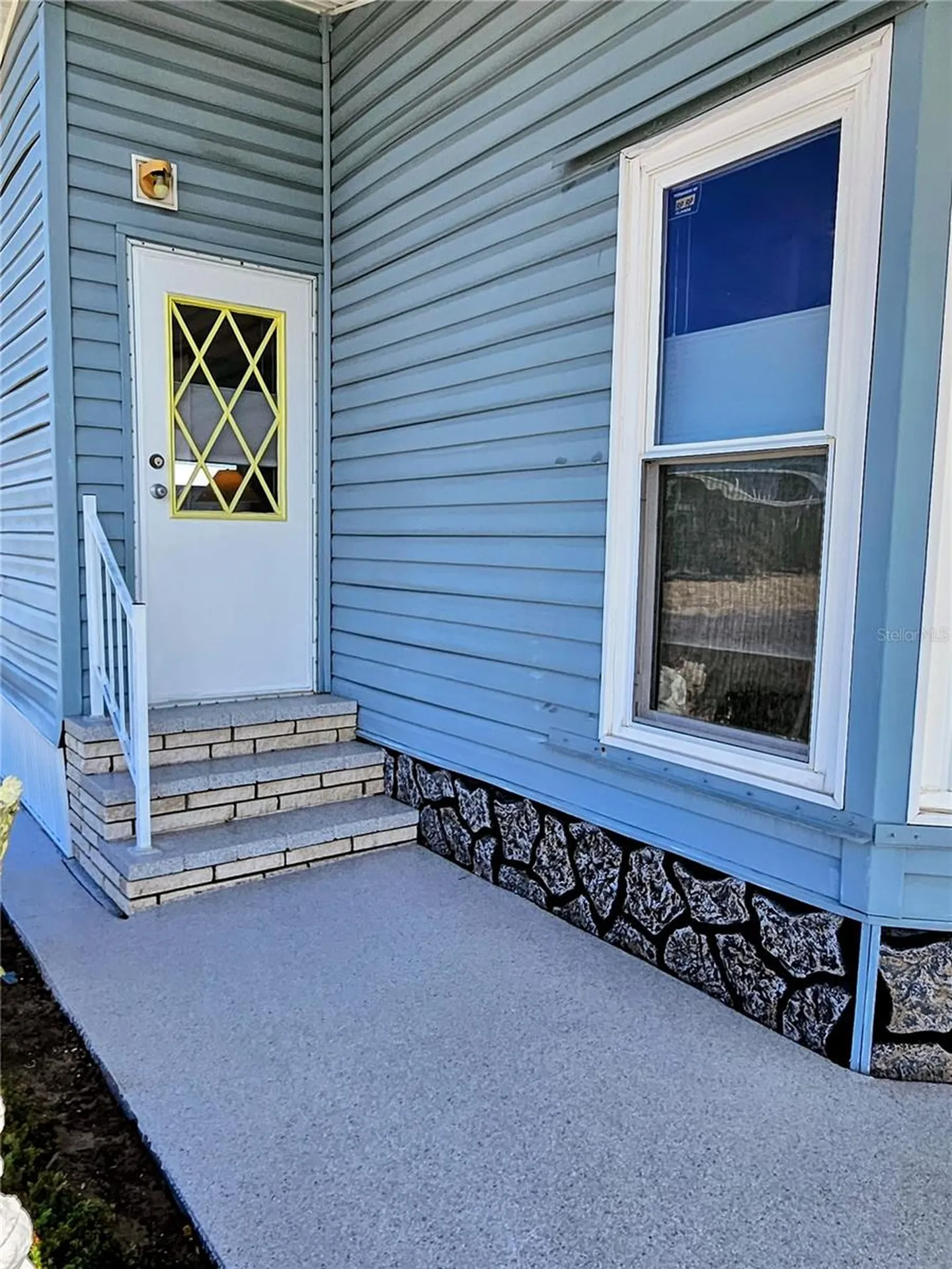 305 Oakwood Boulevard E Sarasota FL 34237