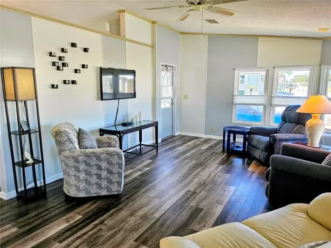 305 Oakwood Boulevard E Sarasota FL 34237