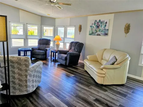 305 Oakwood Boulevard E Sarasota FL 34237