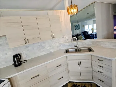 305 Oakwood Boulevard E Sarasota FL 34237