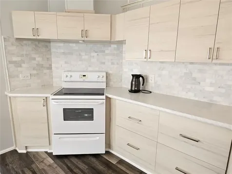 305 Oakwood Boulevard E Sarasota FL 34237