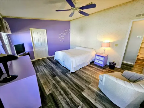 305 Oakwood Boulevard E Sarasota FL 34237