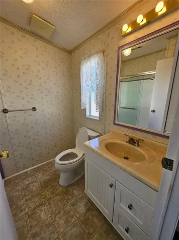 305 Oakwood Boulevard E Sarasota FL 34237