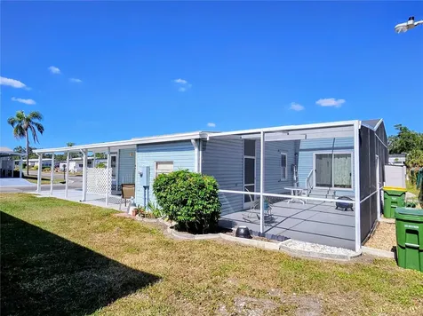 305 Oakwood Boulevard E Sarasota FL 34237