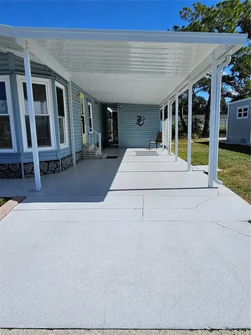 305 Oakwood Boulevard E Sarasota FL 34237