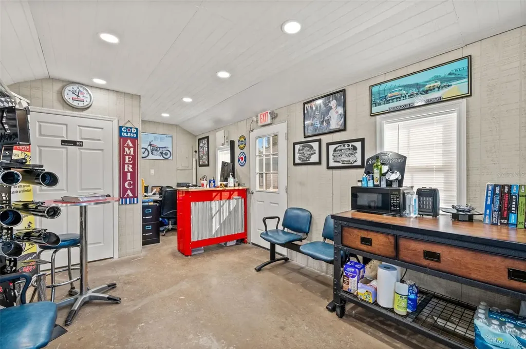 9539 State Road 52 Hudson FL 34669