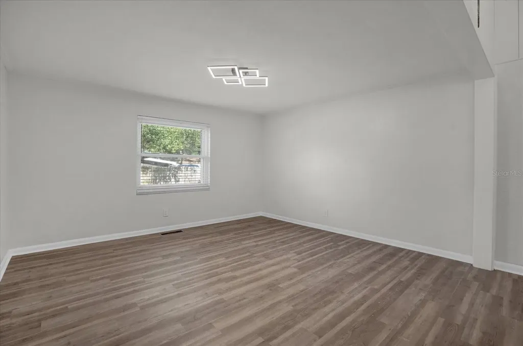 32 Virginia Avenue Deland FL 32724