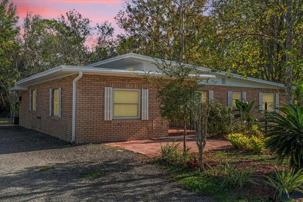 32 Virginia Avenue Deland FL 32724