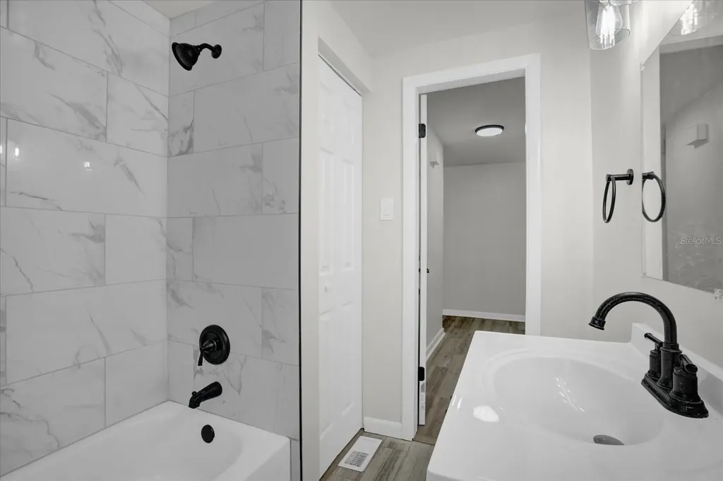 32 Virginia Avenue Deland FL 32724