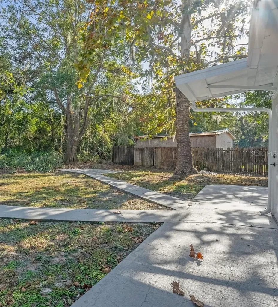 32 Virginia Avenue Deland FL 32724
