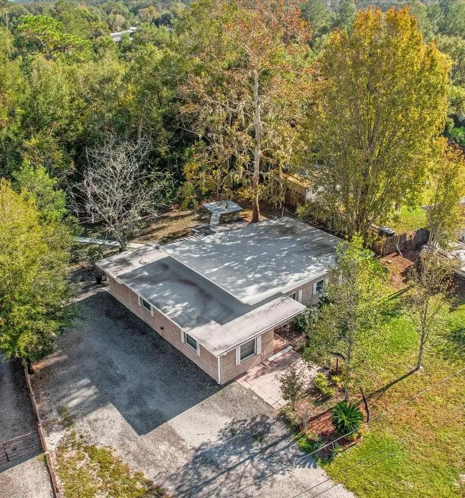32 Virginia Avenue Deland FL 32724