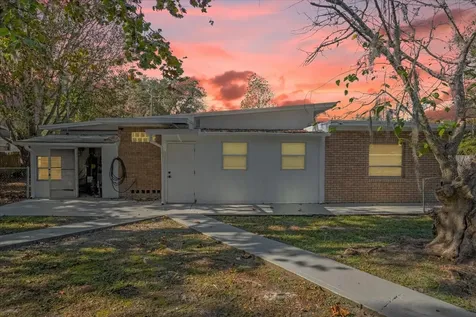 32 Virginia Avenue Deland FL 32724