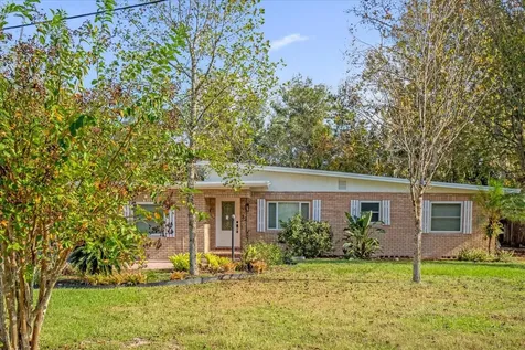 32 Virginia Avenue Deland FL 32724