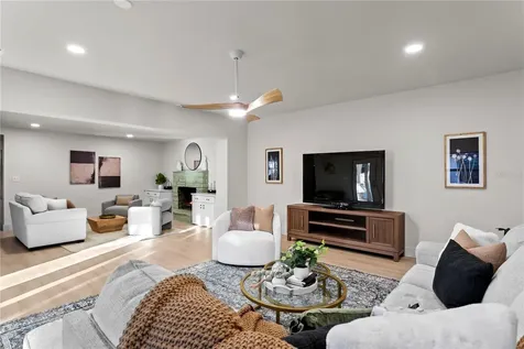 4504 W Lamb Avenue Tampa FL 33629