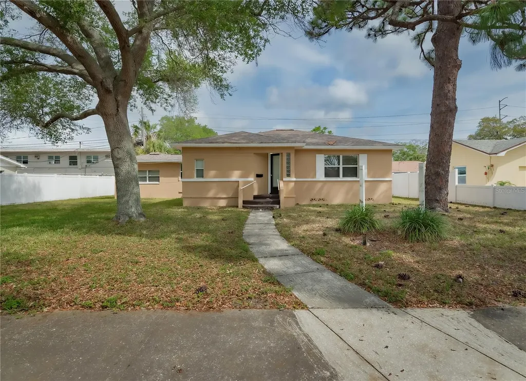 6465 1st Avenue S St Petersburg FL 33707
