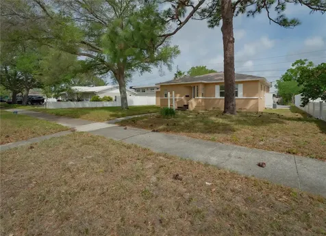 6465 1st Avenue S St Petersburg FL 33707